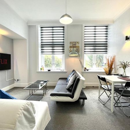 Modern Family Apartment Free Parking And Gym By Beach Bournemouth Buitenkant foto