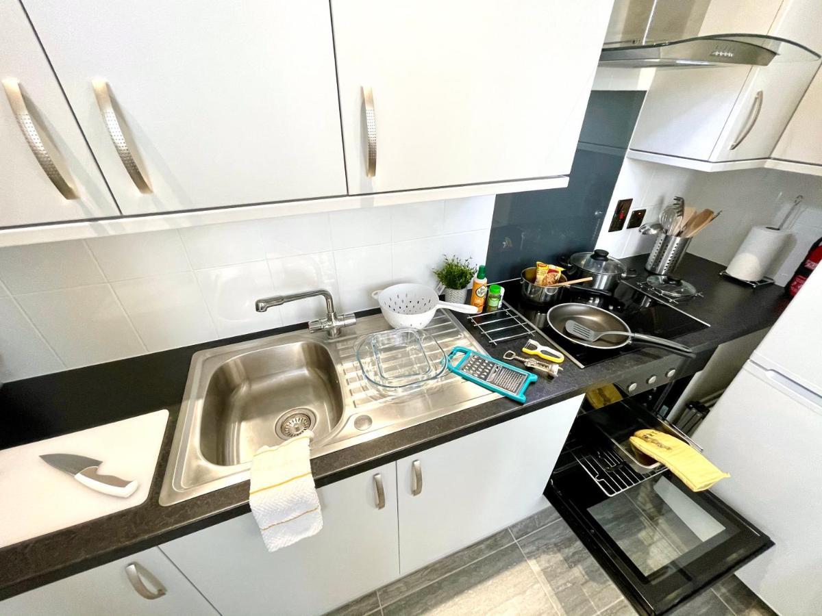 Modern Family Apartment Free Parking And Gym By Beach Bournemouth Buitenkant foto
