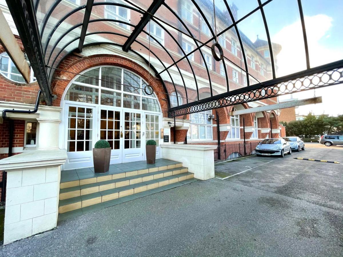 Modern Family Apartment Free Parking And Gym By Beach Bournemouth Buitenkant foto