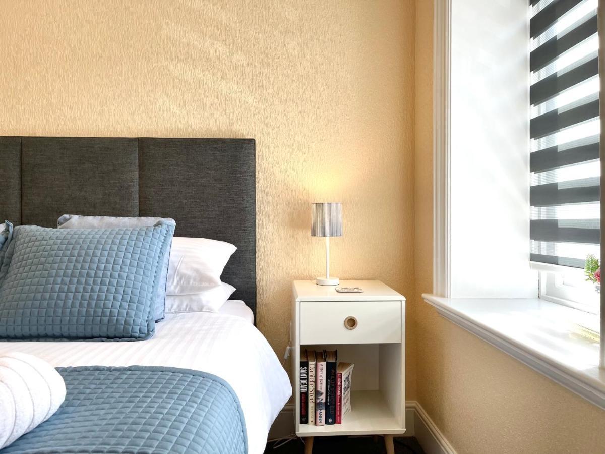 Modern Family Apartment Free Parking And Gym By Beach Bournemouth Buitenkant foto