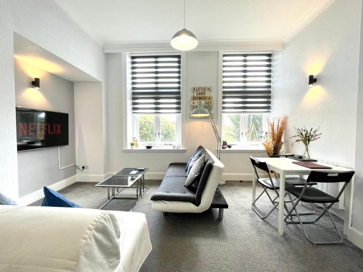 Modern Family Apartment Free Parking And Gym By Beach Bournemouth Buitenkant foto